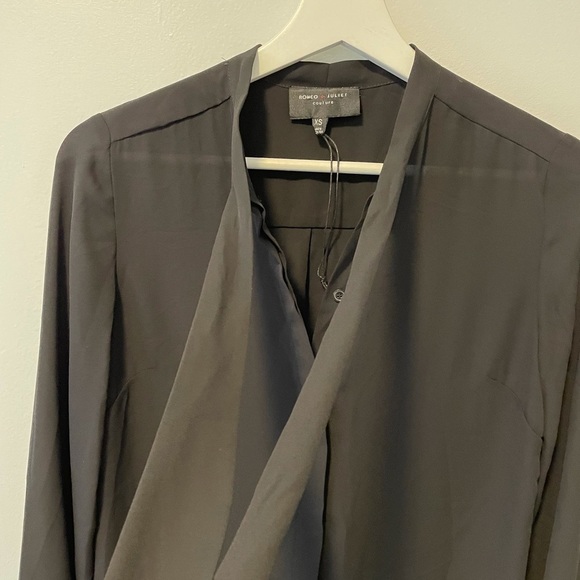 Romeo + Juliet Couture Black Sheer Tunic Blouse - Picture 3 of 12